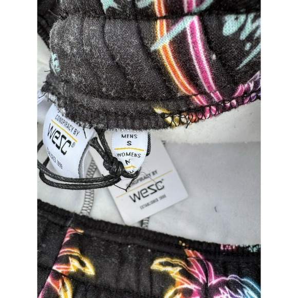 Wesc mens Black tropical multi color palm trees fleece sweat shorts size Small - Picture 7 of 12
